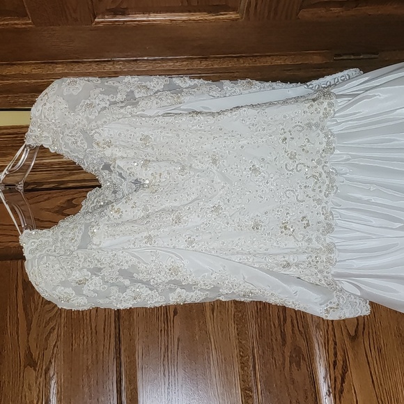 Vintage Victorian wedding gown NWT size 10 long train sold as is - Picture 3 of 13